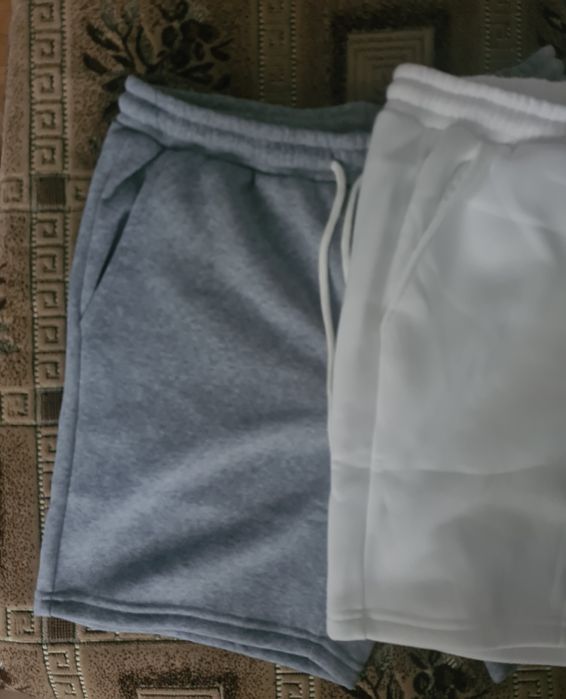 Pantaloni scurti Zara