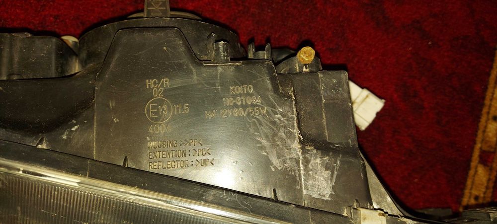 Фар преден Мицубиши Спейс Вагон