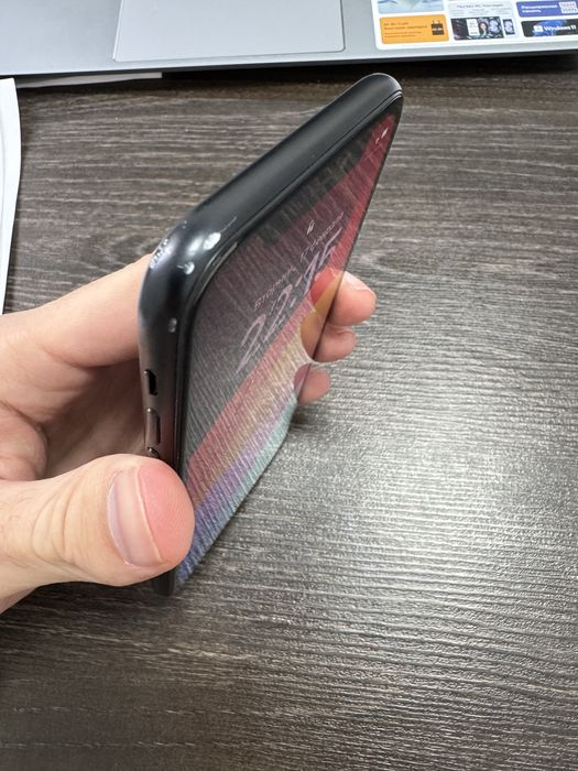 Продам iPhone XR 64GB