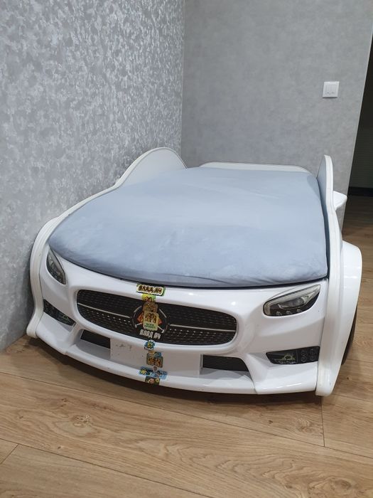 Кровать детская машина