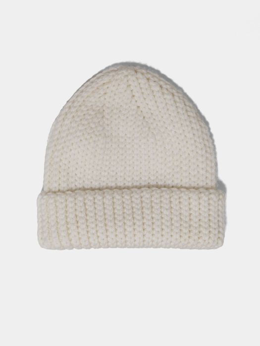 Шапка Бини, связана в ручную