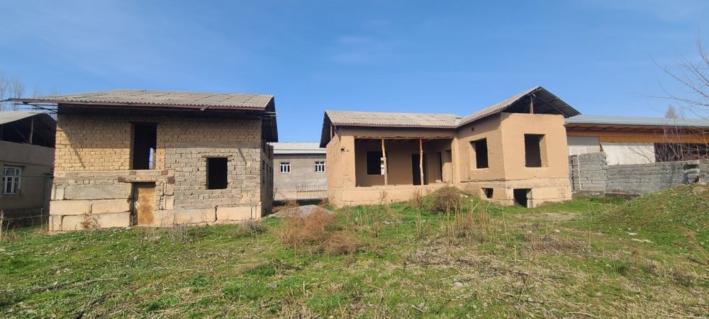 Срочно продаётся участок с времянкой