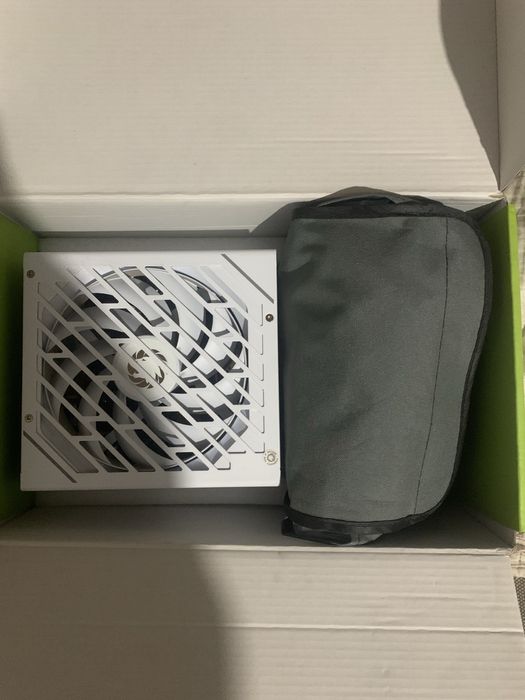 Блок питания 1000w Gamemax GX 1050W PRO WH
