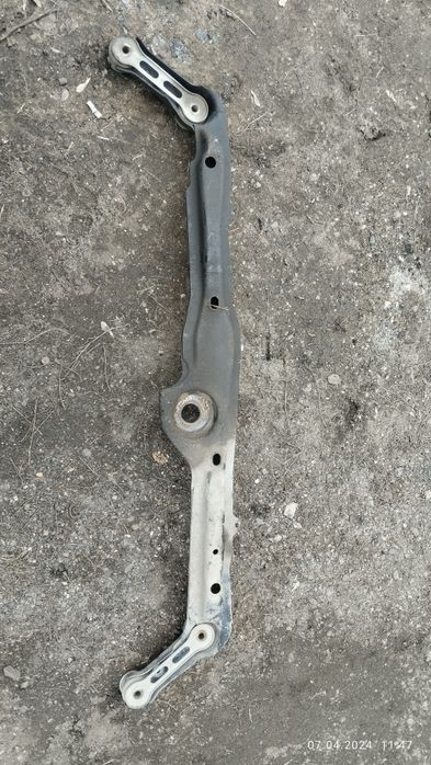 Балка передняя гольф 3 продам