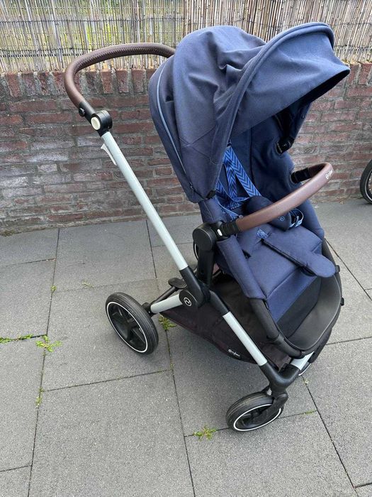Cybex Eos Lux 2 in 1 + Scoica Cloud T i-Size