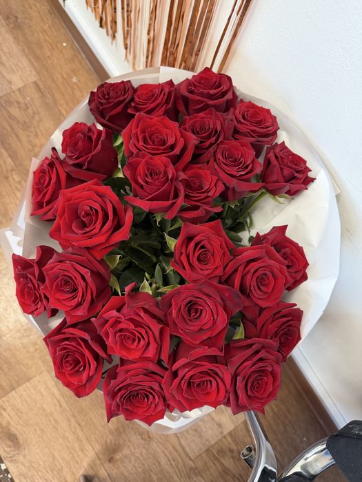 Продам букет 25 роз