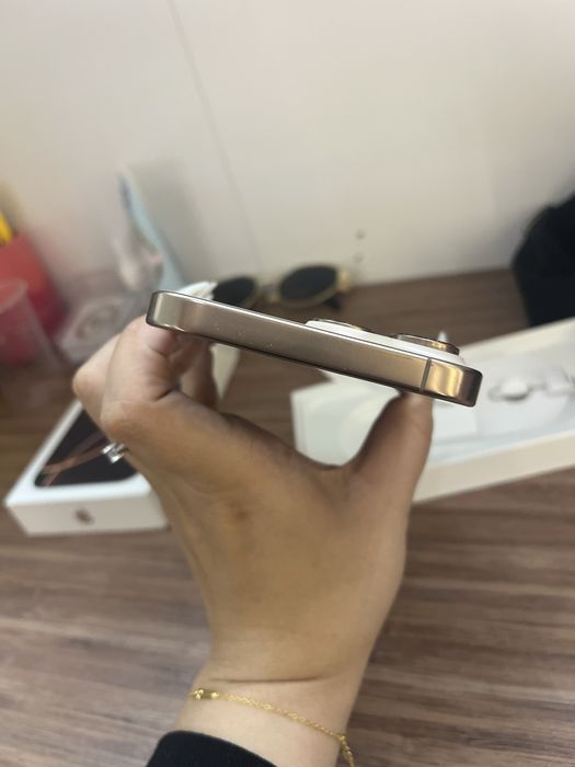 Продам IPhone 16 pro max