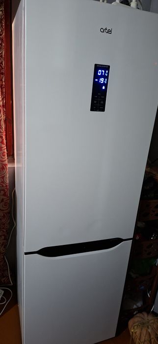 Продаётся.Холодильник.