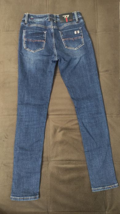 Продам джинсы женские плотные