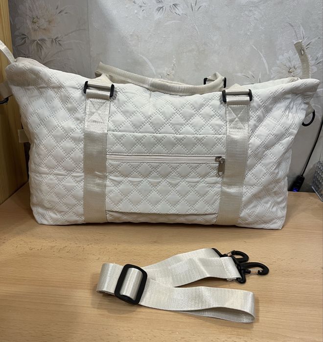 Чанта за пътуване в бяло 55-25-20см подходяща за Wizz Air, самолет