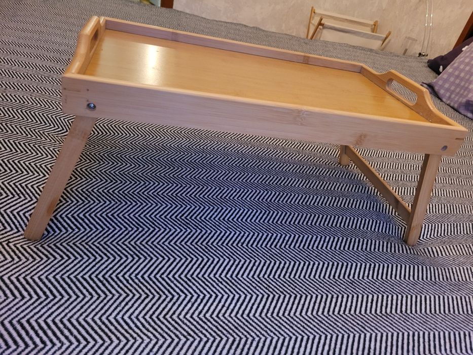 Столик для завтрака