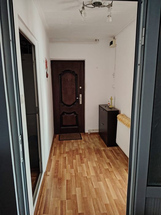 Vand apartament 3 camere pe Radu de la Afumati,zona Biomedica