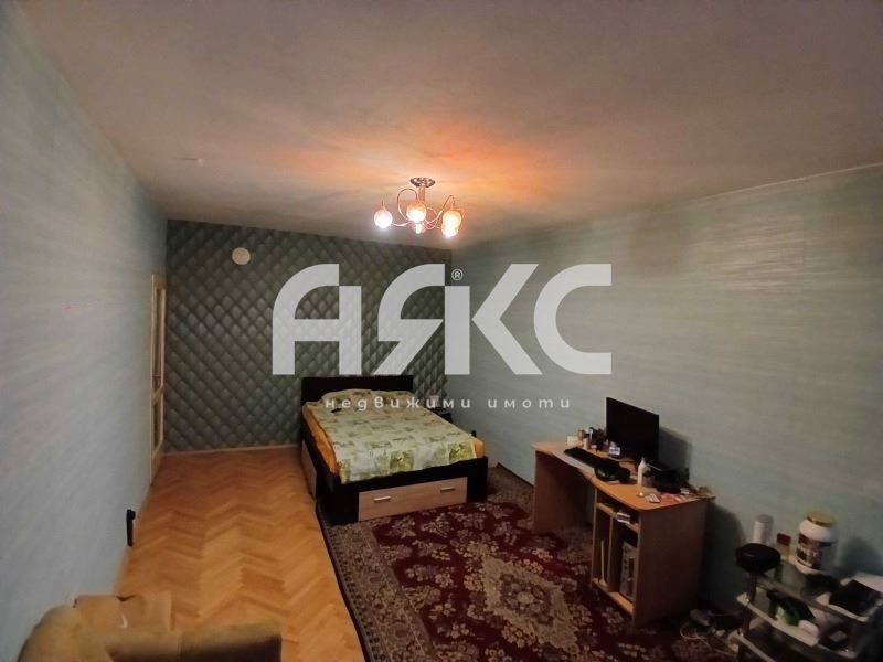 Продава се Двустаен апартамент в София, Надежда 1 - 65 кв.м за 1303 €/кв.м - Снимка #1