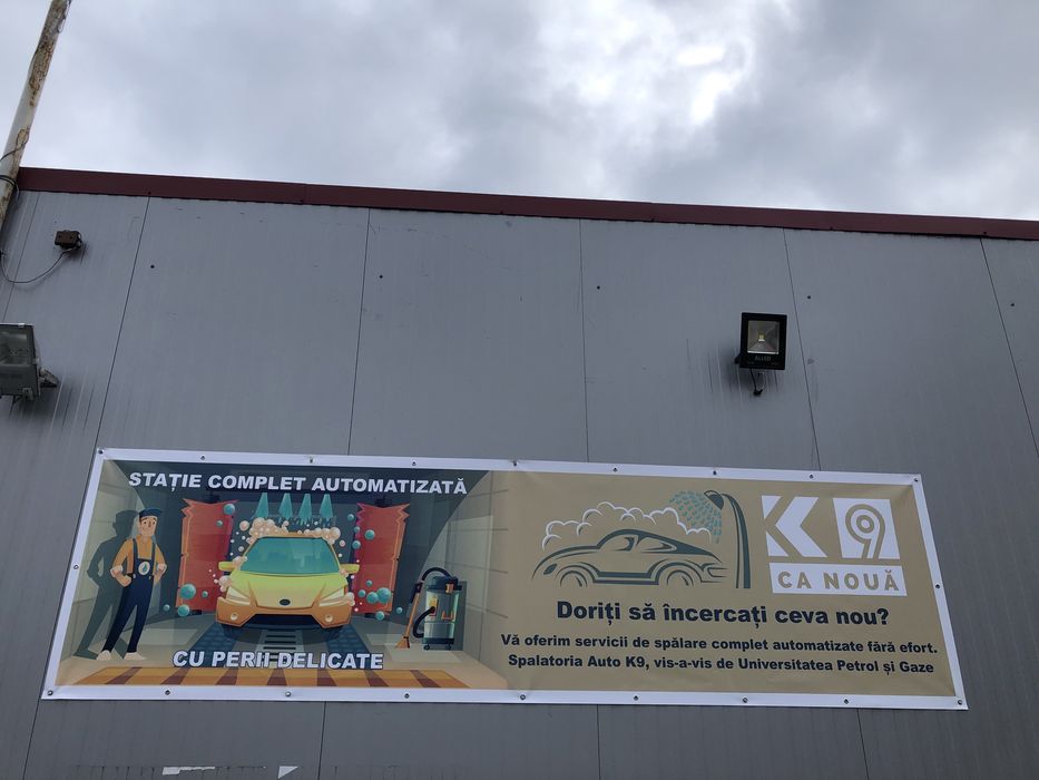 Bannere publicitare meshuri postere roll-up uri spidere