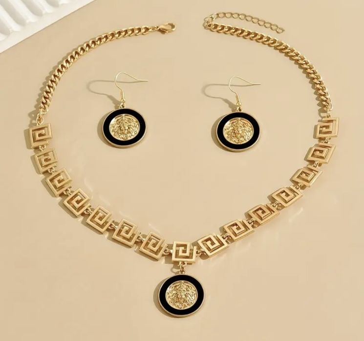 Комплект колие и обеци