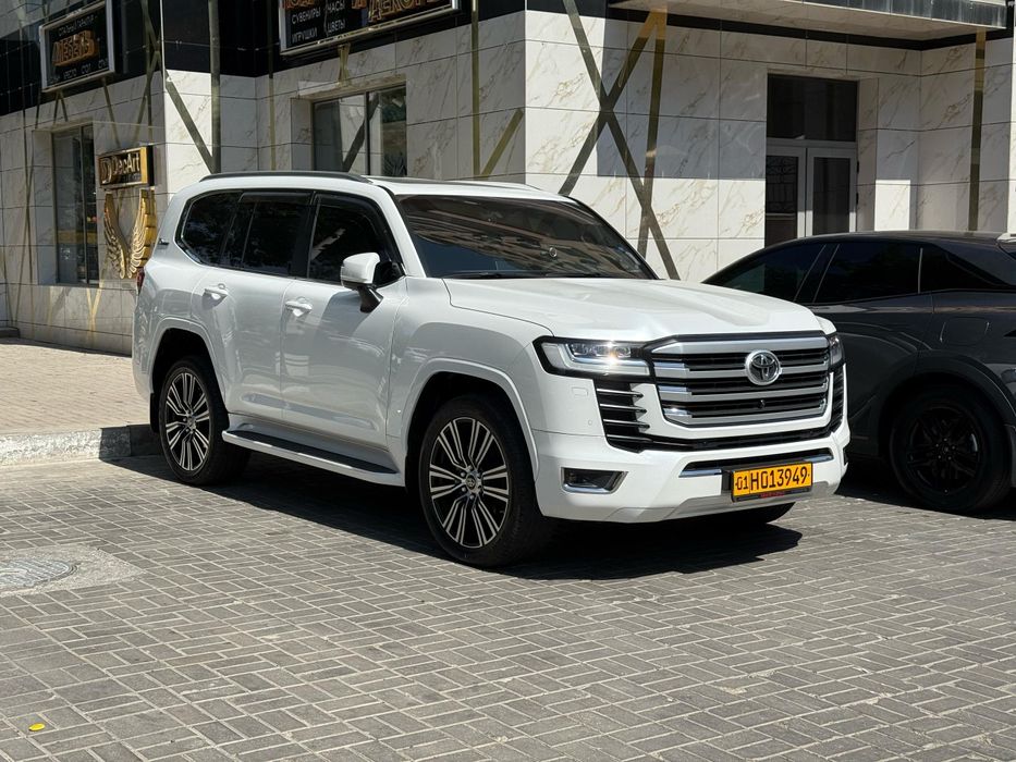 Toyota Land Cruiser 300