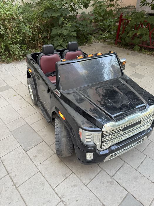 Детский автомобиль