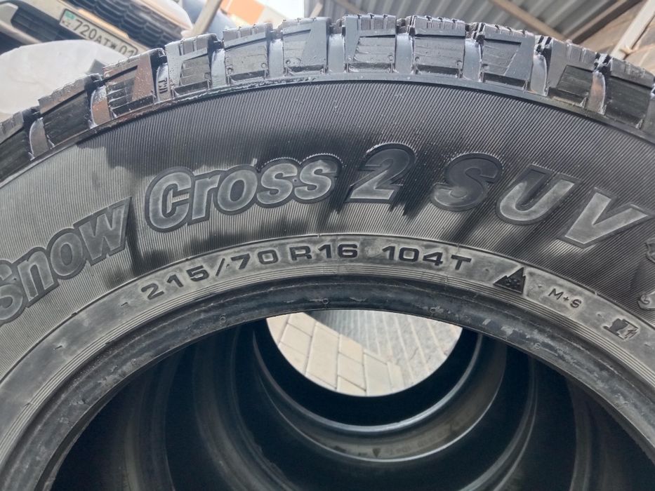 Продам зимние шины 215/70 R16