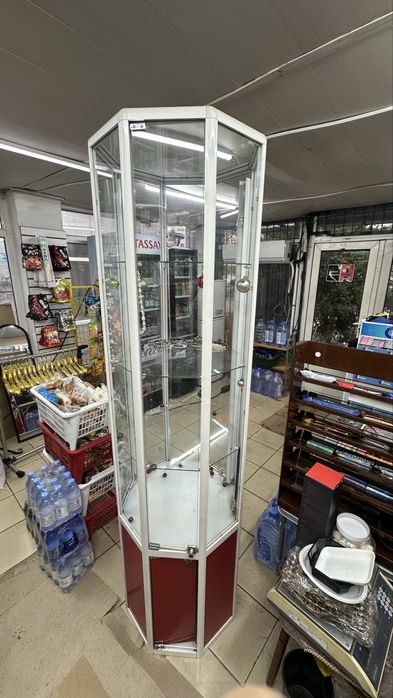 Витрина стеклянная