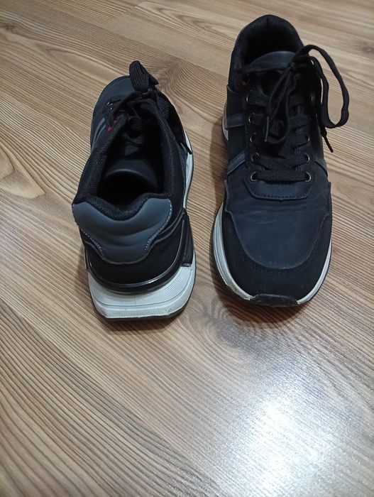 Продавам маратонки