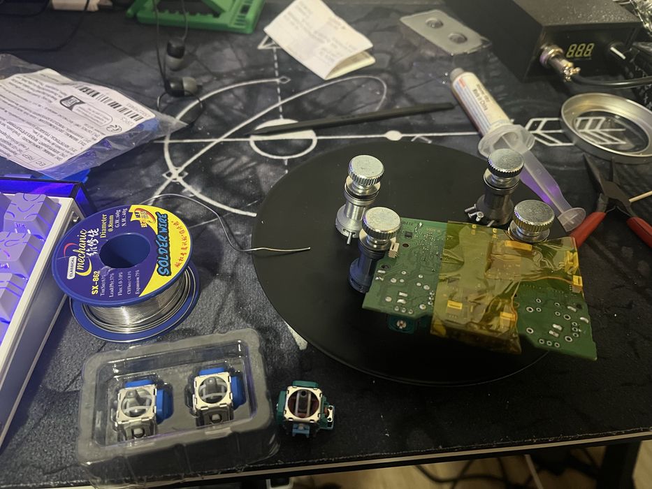 Controller ps5 cu TMR uri