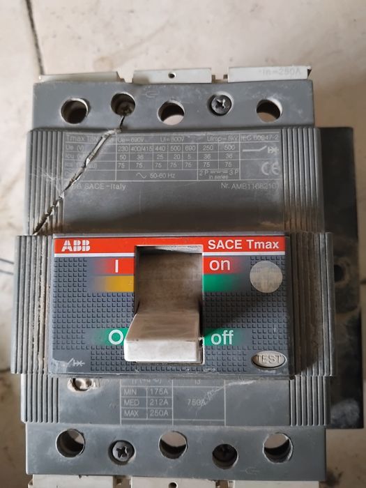 3 полюстық автомат