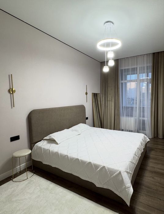 Двухспальная кровать