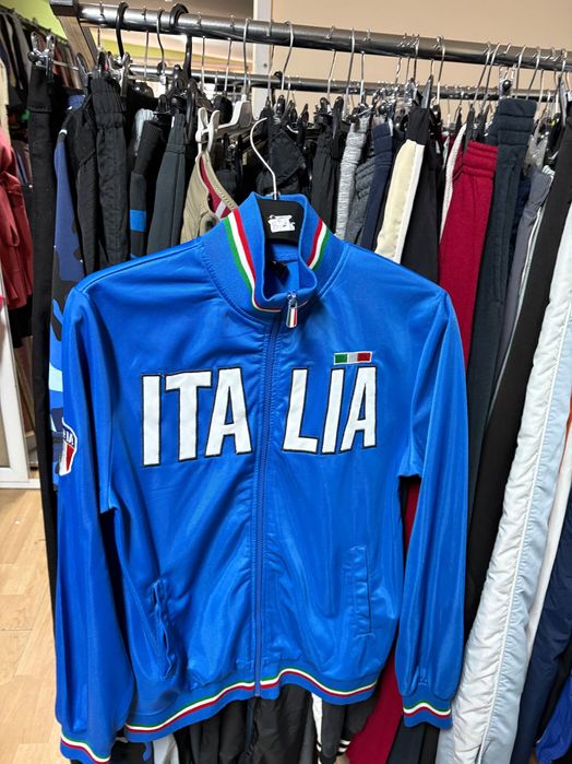 Футболни суичъри и фанелки