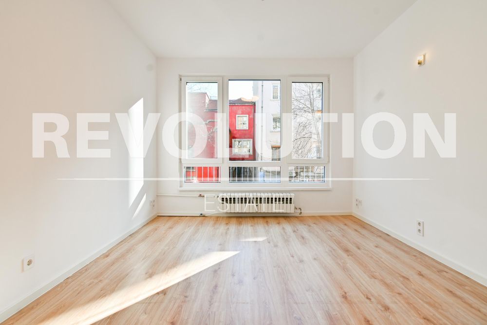 Дава се под наем Тристаен апартамент в София, Център - 80 кв.м за 900 € - Снимка #6