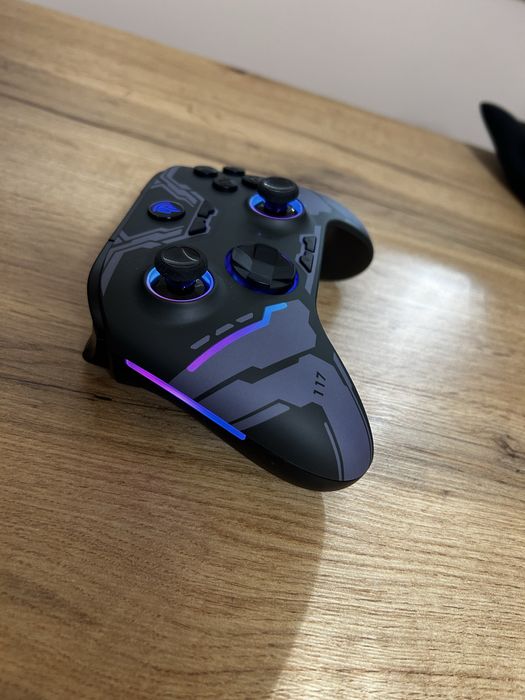 Контролер за PC с RGB.