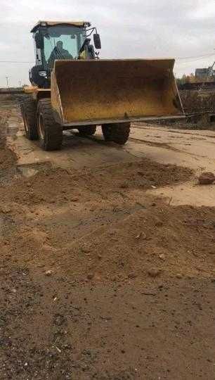 Фронтальный погрузчик