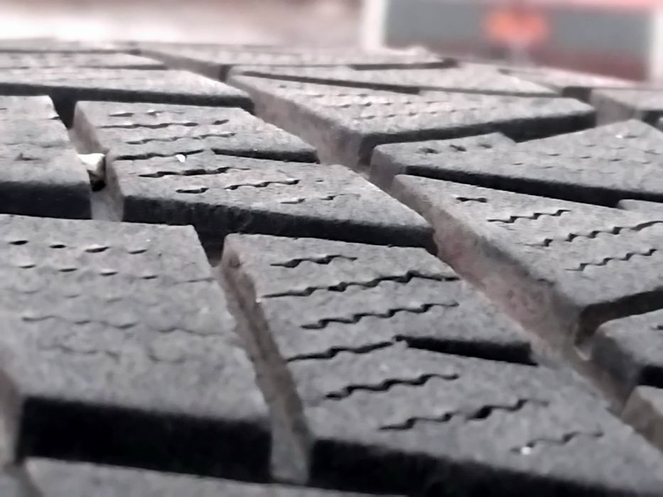 Гуми 225 65 17 Бриджистоун Bridgestone 4 броя.Нов внос. Не са нови!