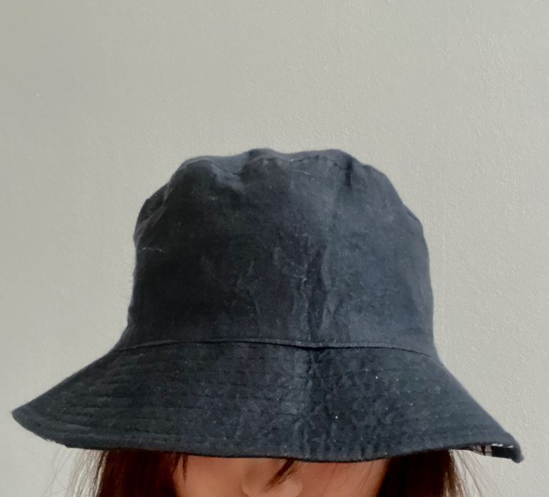 Различни Шапки с козирка и Bucket hat