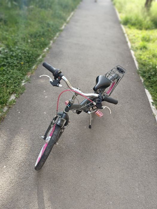 Bicicletă copii 7-13 anii (cadru gri cu roz) - foarte bună stare!