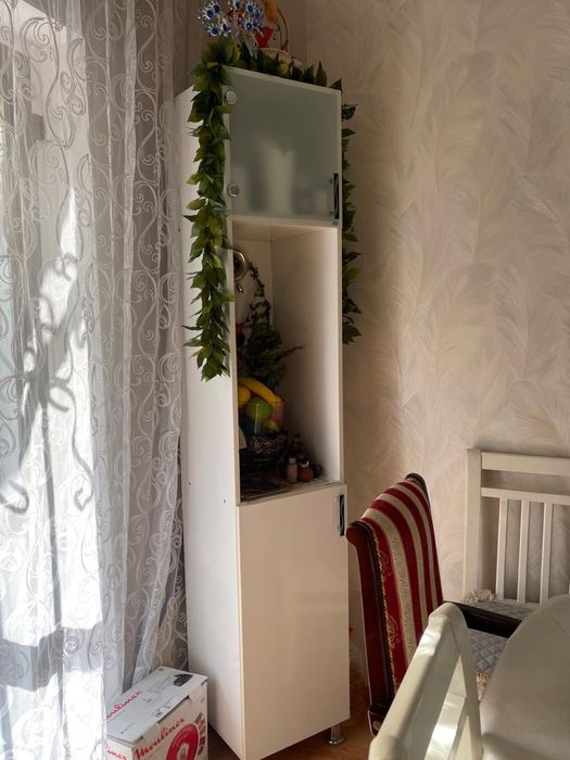 Продам шкаф пенал