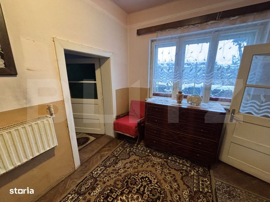 Casa de vanzare, cu 2 camere.