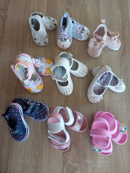 Детски сандали и обувки