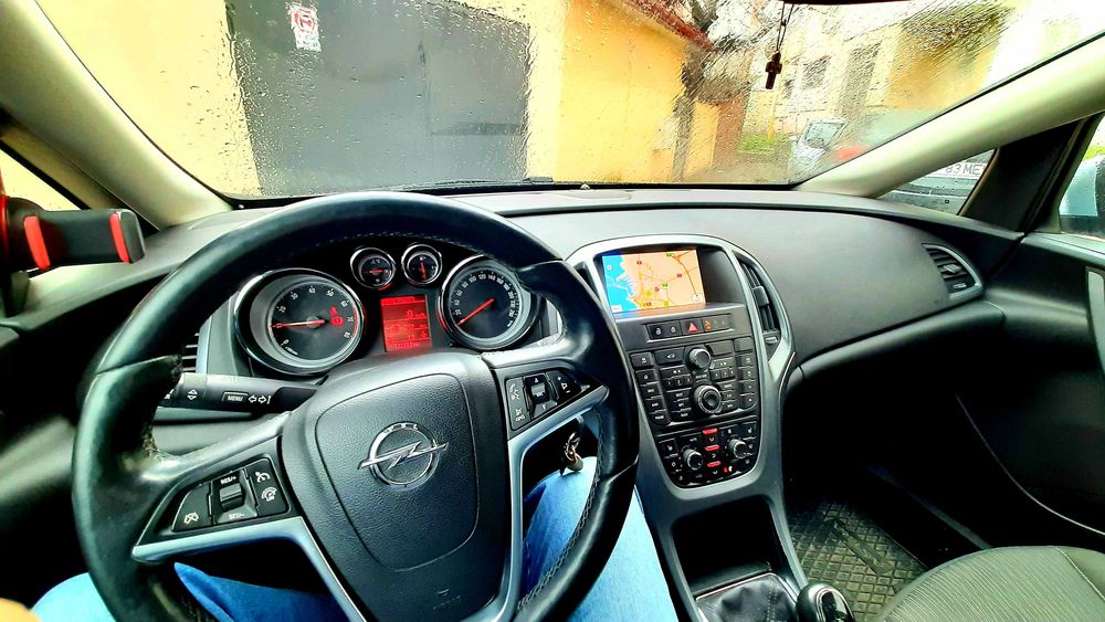 Opel Astra J Turbo 1.4 Benzina Sedan