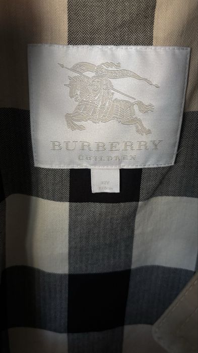 Плащ BURBERRY на 9-11 лет