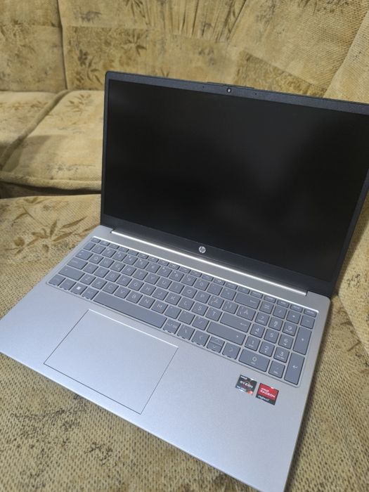 Laptop HP 15-fc0031nq