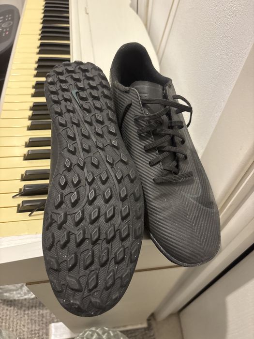 Adidasi de fotbal Nike 44,5