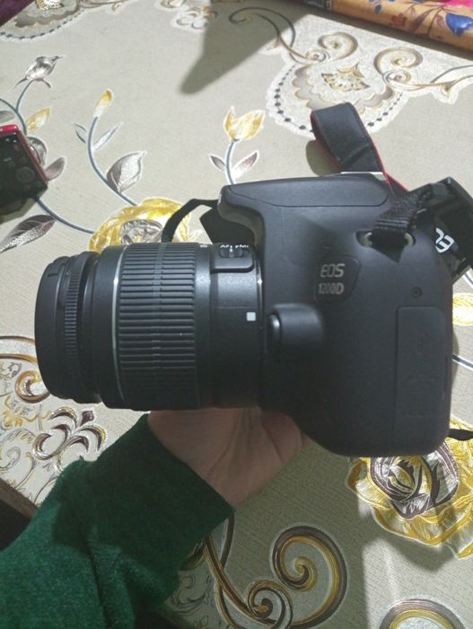 Canon EOS 1200D fotoapparat