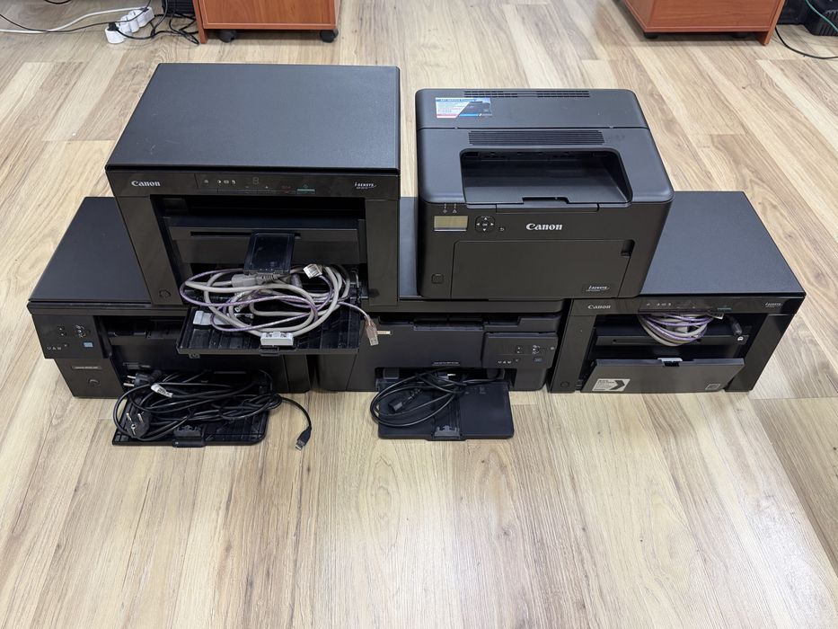 Принтеры в продаже — 4 МФУ со сканером + 1 принтер без сканера