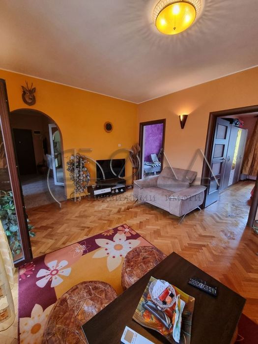 Продава се Тристаен апартамент в Дупница - 100 кв.м за 1200 €/кв.м - Снимка #3