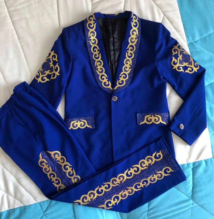 Казахская национальная одежда.