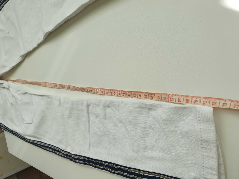 Бели дълги дънки