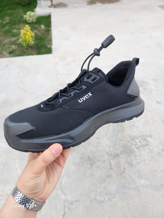 Himoya oyoq kiyimi. Uvex