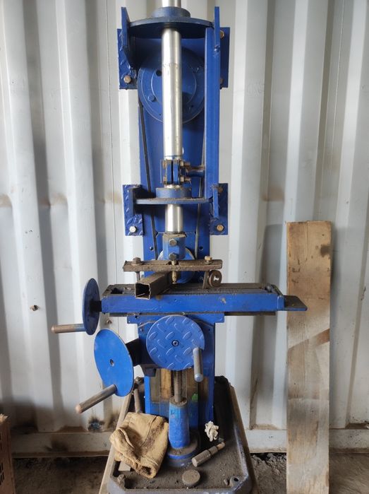 Фрезерный станок сотилади