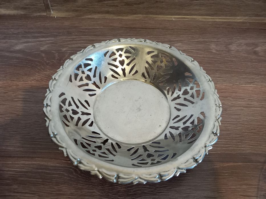 3 platouri servire oaspeti in stare perfecta