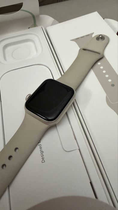 Apple Watch SE 2 M/L 40 мм бежевый